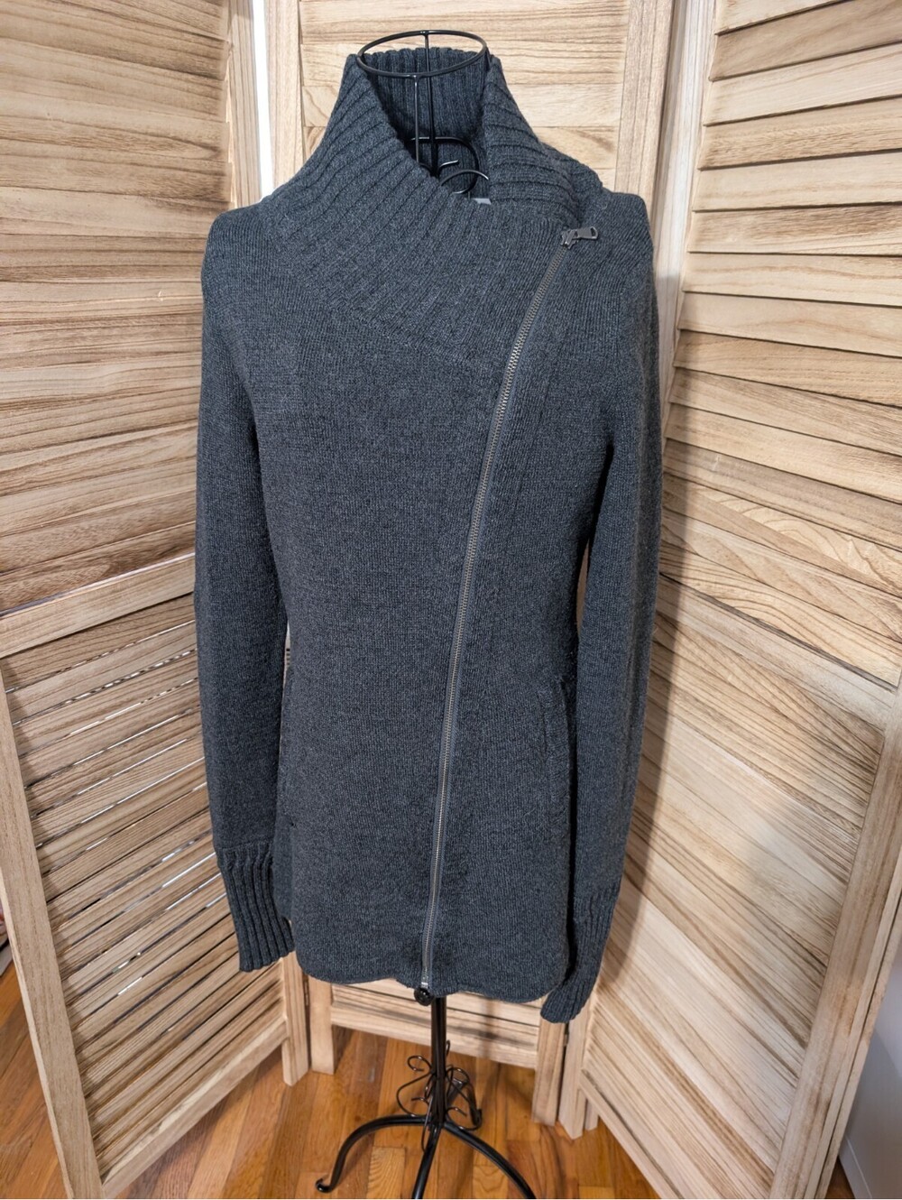 Athleta Charcoal Gray Asymmetrical Zip Knit Sweater Tunic S thick Athleisure